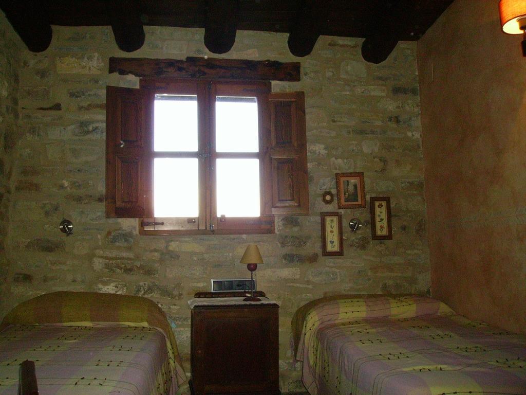 Casa Mur De Alujan Tierrantona Quarto foto