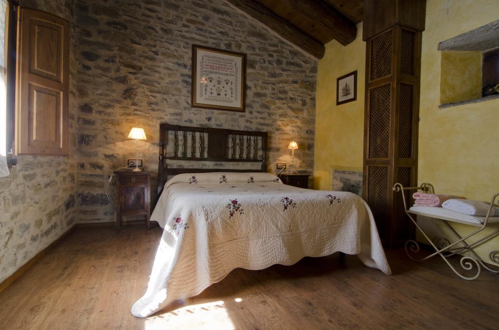 Casa Mur De Alujan Tierrantona Quarto foto